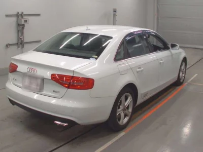 Audi A4  с аукциона в Японии