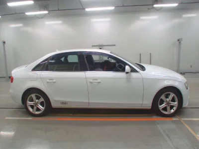 Audi A4  с аукциона в Японии