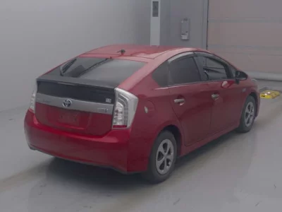 Toyota PRIUS PHV  с аукциона в Японии