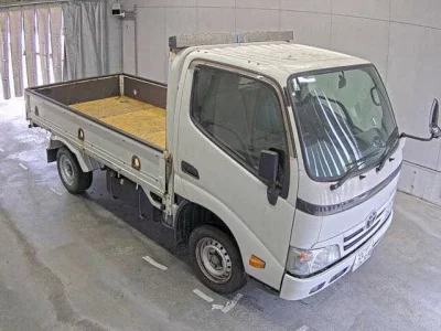 Toyota DYNA  с аукциона в Японии