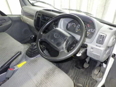 Toyota DYNA  с аукциона в Японии