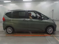 Honda FREED лот № 30088 оценка 4  с аукциона в Японии 2