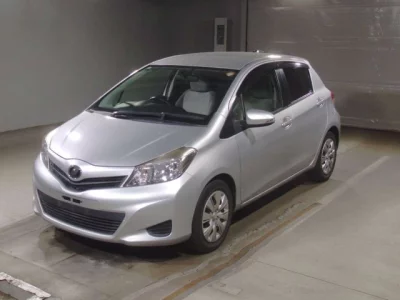 Toyota VITZ  с аукциона в Японии
