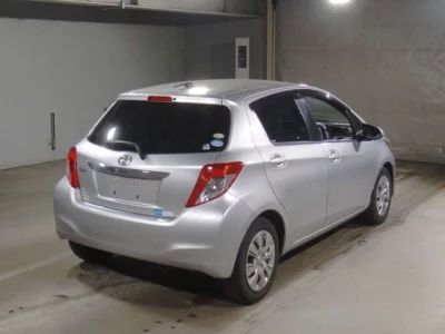 Toyota VITZ  с аукциона в Японии