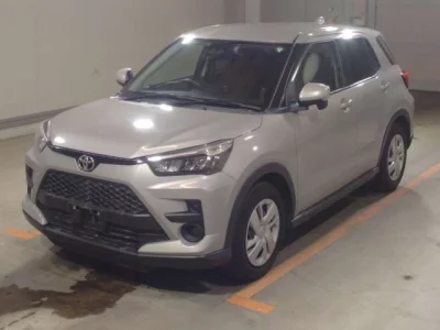 Toyota RAIZE  с аукциона в Японии