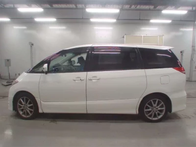 Toyota ESTIMA  с аукциона в Японии