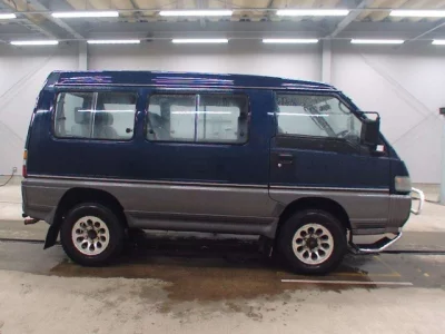 Mitsubishi DELICA WAGON