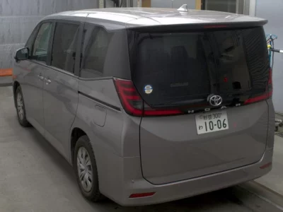 Toyota NOAH  с аукциона в Японии