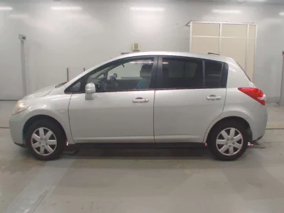 Nissan TIIDA  с аукциона в Японии