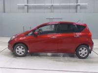 Nissan NOTE лот № 30041 оценка 5  с аукциона в Японии 3