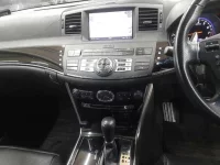 Nissan FUGA лот № 10615 оценка 3.5  с аукциона в Японии 8