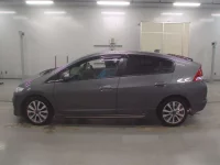 Honda INSIGHT лот № 10616 оценка 4  с аукциона в Японии 3