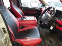 Toyota HIACE VAN лот № 30047 оценка 3.5  с аукциона в Японии 7