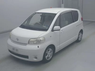 Toyota PORTE  с аукциона в Японии