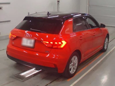 Audi A1  с аукциона в Японии