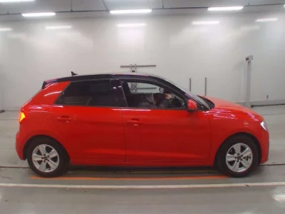 Audi A1  с аукциона в Японии