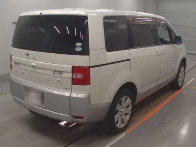 Mitsubishi DELICA D5