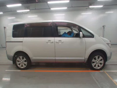 Mitsubishi DELICA D5