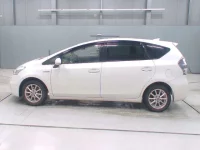 Toyota PRIUS ALPHA лот № 30053 оценка 3.5  с аукциона в Японии 3