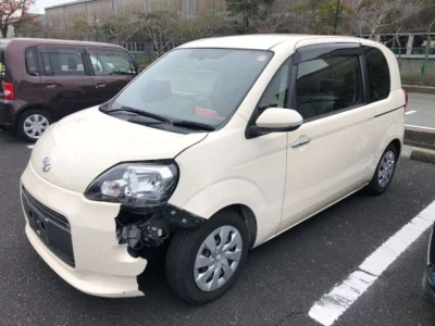 Toyota PORTE  с аукциона в Японии