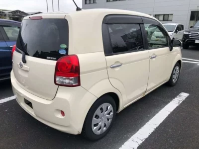 Toyota PORTE  с аукциона в Японии