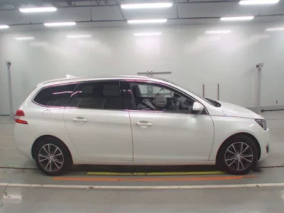 Peugeot 308  с аукциона в Японии