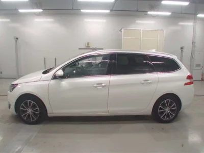 Peugeot 308  с аукциона в Японии