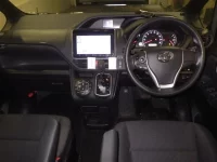 Toyota VOXY лот № 6022 оценка 3.5  с аукциона в Японии 2