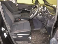 Toyota VOXY лот № 6022 оценка 3.5  с аукциона в Японии 3