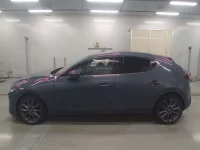 Mazda MAZDA3 лот № 30126 оценка 3.5  с аукциона в Японии 3