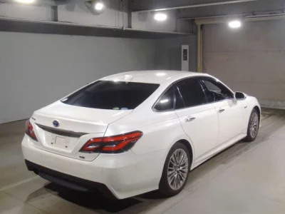 Toyota CROWN  с аукциона в Японии