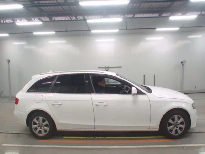 Audi A4  с аукциона в Японии