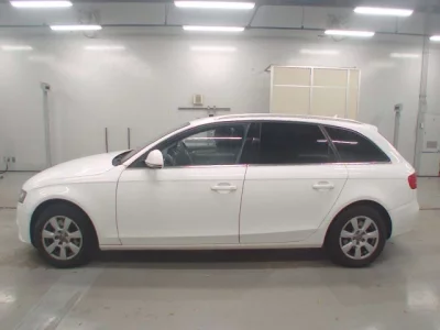 Audi A4  с аукциона в Японии