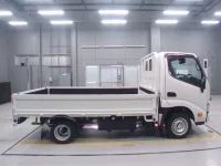 Toyota DYNA лот № 30070 оценка S  с аукциона в Японии 2