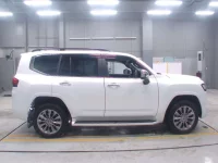 Toyota LAND CRUISER лот № 30071 оценка 6  с аукциона в Японии 2
