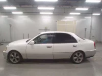 Toyota CROWN лот № 10665 оценка RA  с аукциона в Японии 3