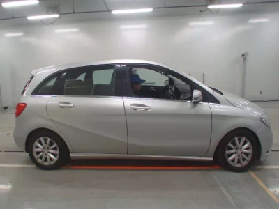 Mercedes-Benz B CLASS