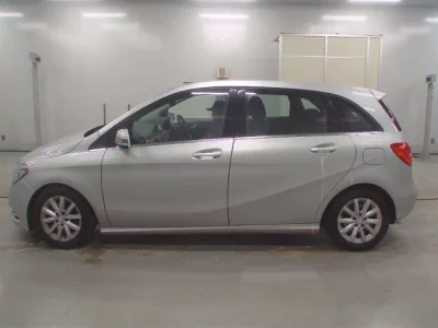 Mercedes-Benz B CLASS
