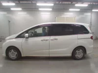 Honda ODYSSEY лот № 10671 оценка 3.5  с аукциона в Японии 3