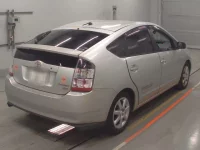 Toyota PRIUS лот № 10672 оценка 3  с аукциона в Японии 1