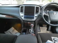 Toyota CROWN лот № 30080 оценка 4  с аукциона в Японии 8