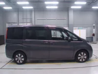 Honda STEP WAGON лот № 30082 оценка 4  с аукциона в Японии 2