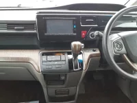 Honda STEP WAGON лот № 30082 оценка 4  с аукциона в Японии 8