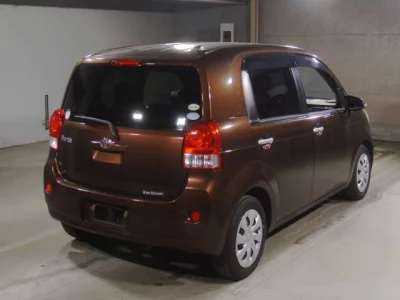 Toyota PORTE  с аукциона в Японии