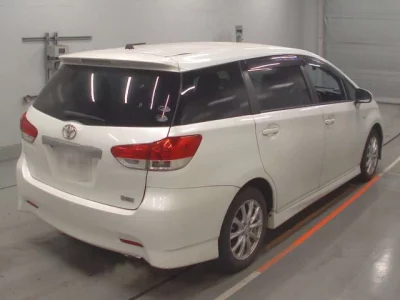 Toyota WISH  с аукциона в Японии