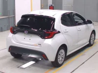 Toyota YARIS лот № 30083 оценка 4.5  с аукциона в Японии 1