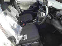 Toyota YARIS лот № 30083 оценка 4.5  с аукциона в Японии 7