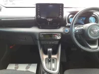 Toyota YARIS лот № 30083 оценка 4.5  с аукциона в Японии 8