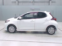 Toyota YARIS лот № 30083 оценка 4.5  с аукциона в Японии 3