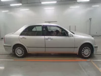 Toyota PROGRES лот № 10682 оценка 4  с аукциона в Японии 2